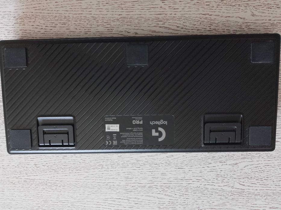 Logitech G PRO механична gaming клавиатура