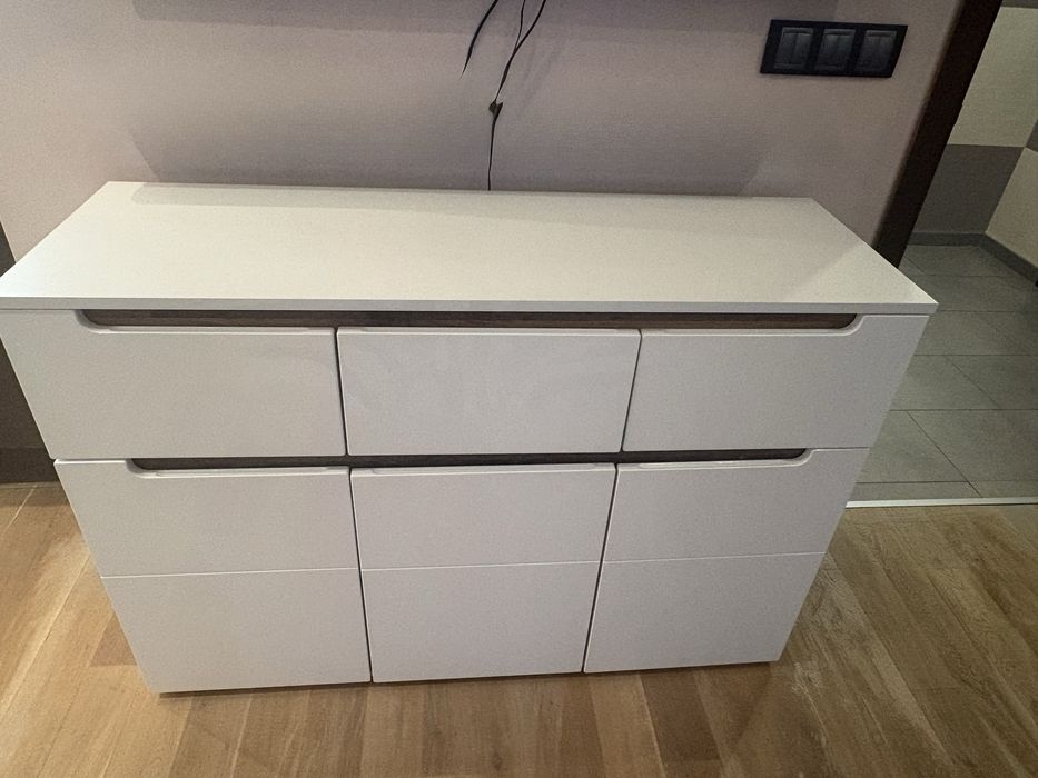 Секции, шкафове, скриниве