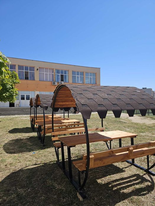 Беседка от метал и дърво