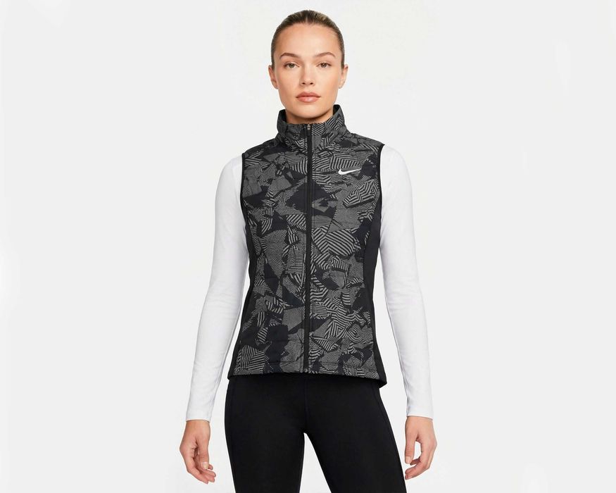 NIKE Оригинална дамска грейка / Яке Размер М