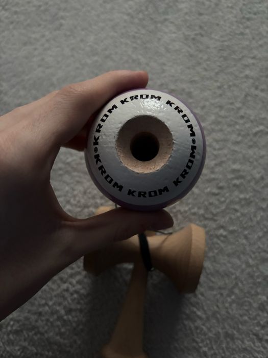 Vând Kendama Krom POP