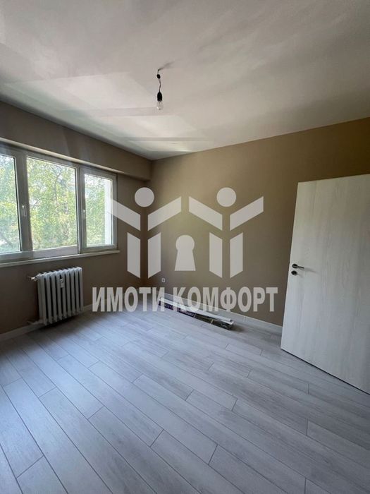 Продава се Тристаен апартамент в София, Красно село - 65 кв.м за 3000 €/кв.м - Снимка #2