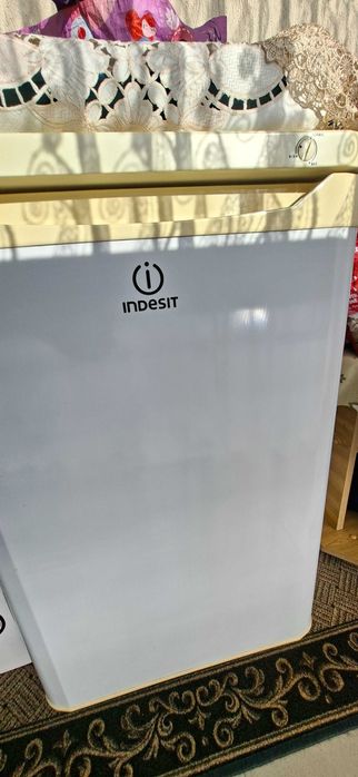 Vand combina frigorifica INDESIT