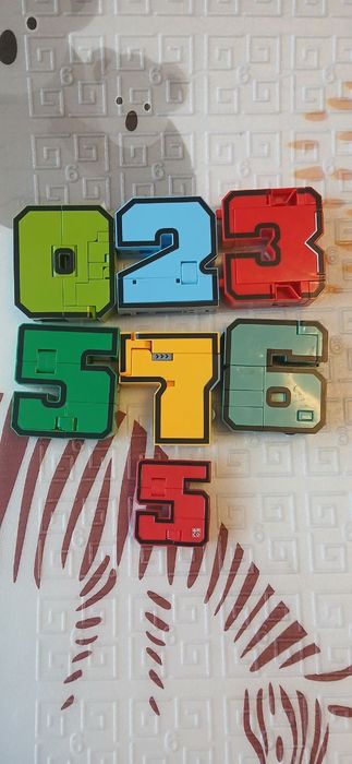 Цифры трасформеры