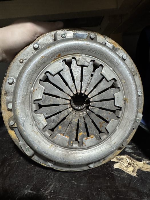 Лада Веста запчасти