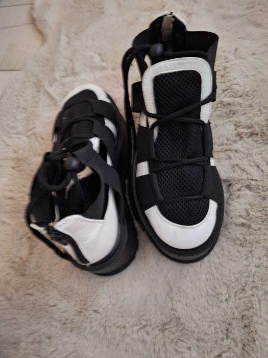 Sandale Exclusive mărimea 36.5 stare foarte bună