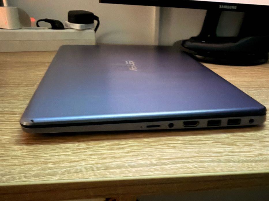 Laptop Asus funcțional 100%