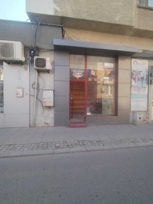 Продава се Магазин в Разград, Център - 20 кв.м за 8000 €/кв.м - Снимка #2
