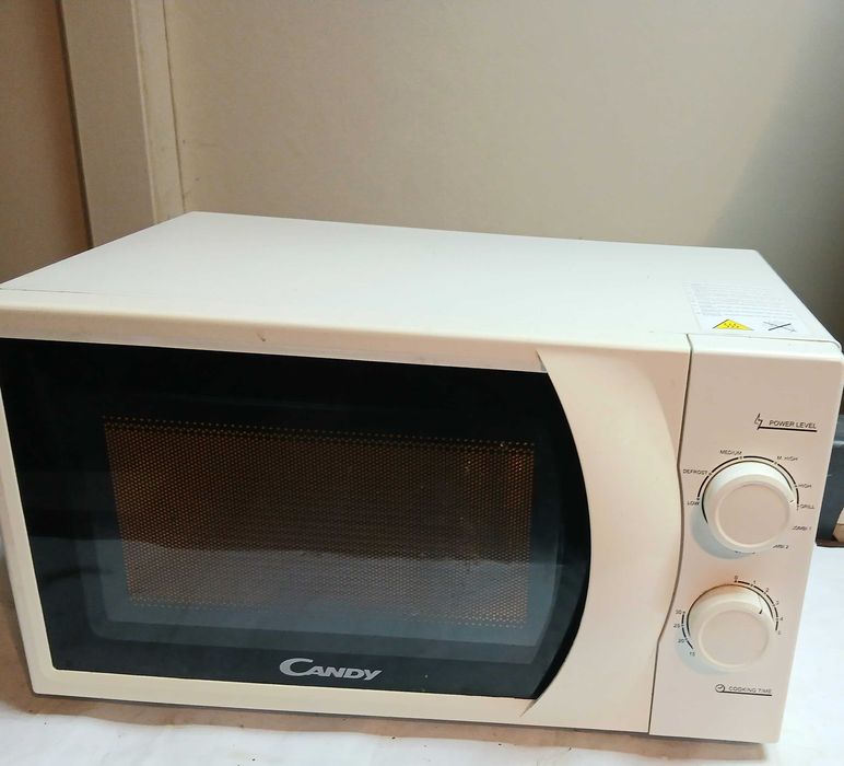 Микровълнова печка CANDY с грил