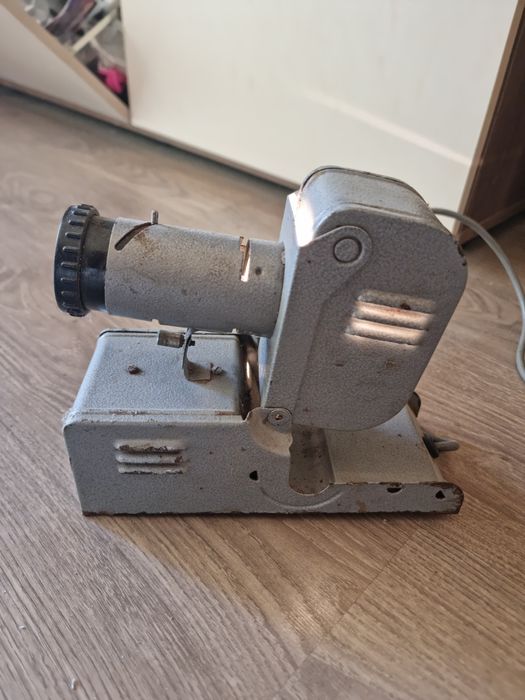 Прожектор от соца 20 евро.