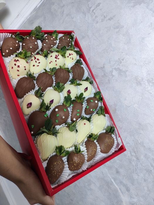 Клубника в шоколаде продаю