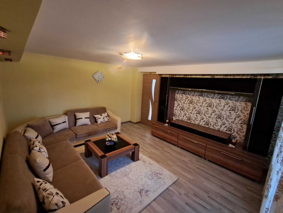 Vand Apartament 3 camere decomandat