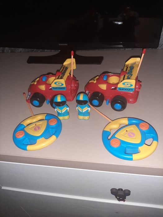 Masina de curse cu telecomanda