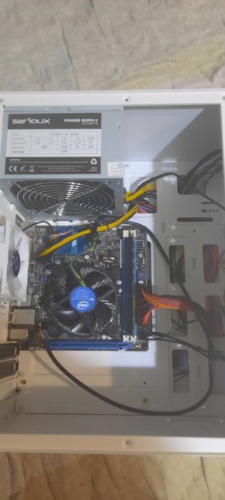 Настолен компютър AQIRYS