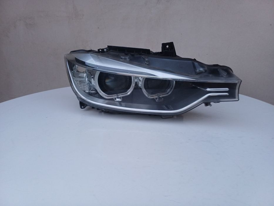 Десен фар за BMW F30 F31