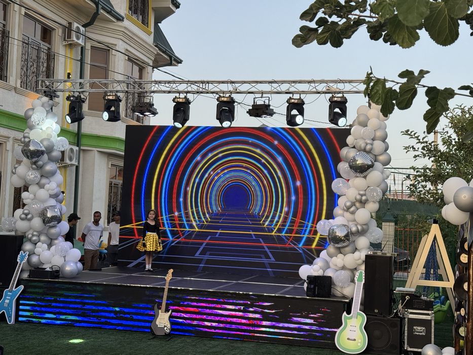 podyum saxna 1- qul sotiladi