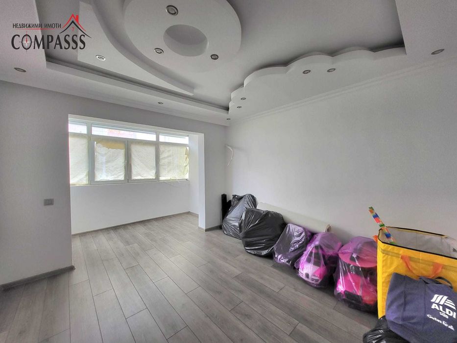 Продава се Тристаен апартамент в Добрич, Строител - 90 кв.м за 794 €/кв.м - Снимка #8