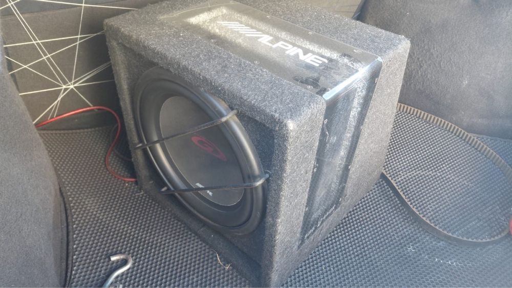 Сабвуфет alpine sgb 1244