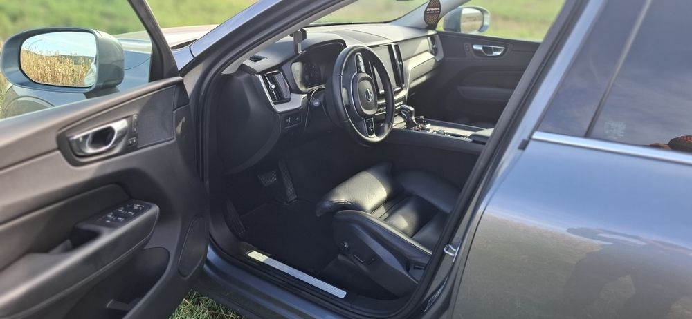 VOLVO XC60 2018 — imagine 5