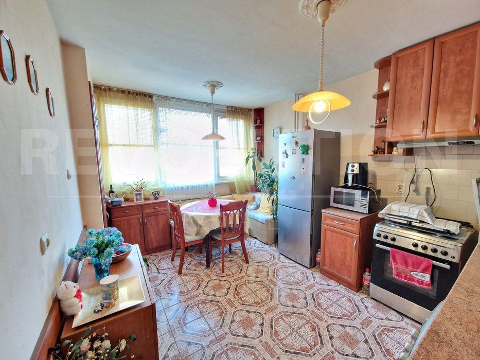 Продава се Тристаен апартамент в София, Дружба 1 - 91 кв.м за 1233 €/кв.м - Снимка #1