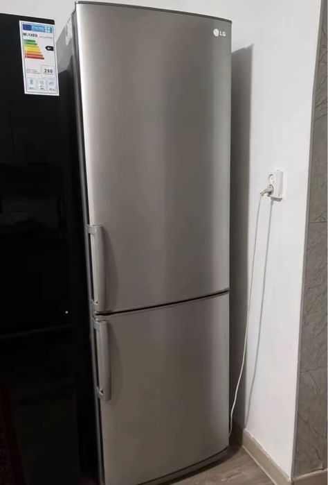 Срочно продам Большой холодильник