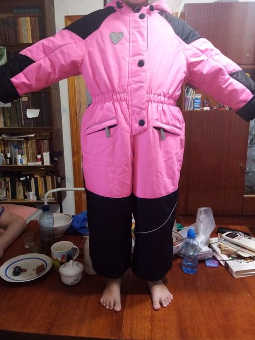 Продам комбинезон новый.