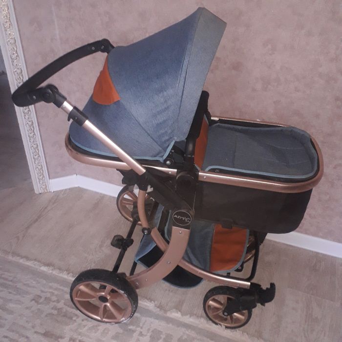 Продам коляску  требует  ремонта