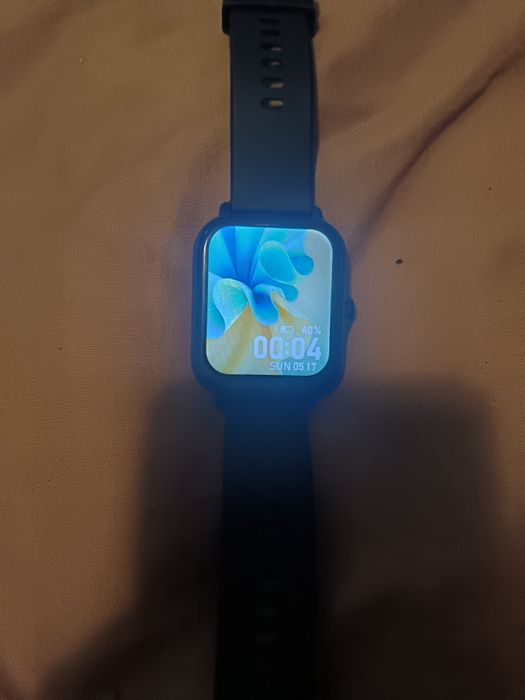 Ceas smartwatch – apeluri, notificari, joc, compatibil Android si iPhone