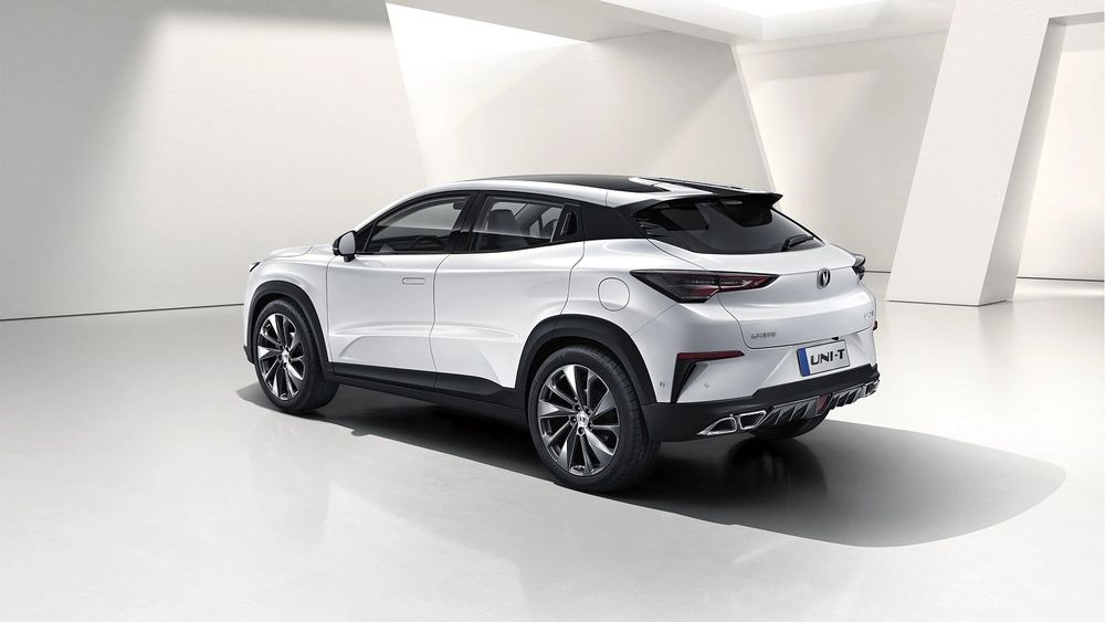 Changan Uni-T Автопарковка