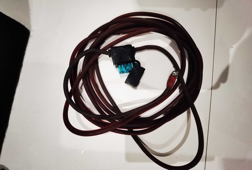 JBL BASSPRO 12 Субуфер за кола