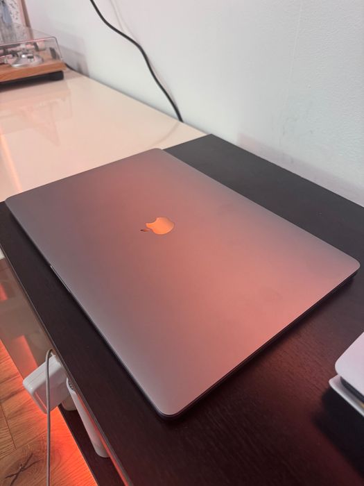 macbook pro 15 2019 • Anunturi gratuite • OLX.ro