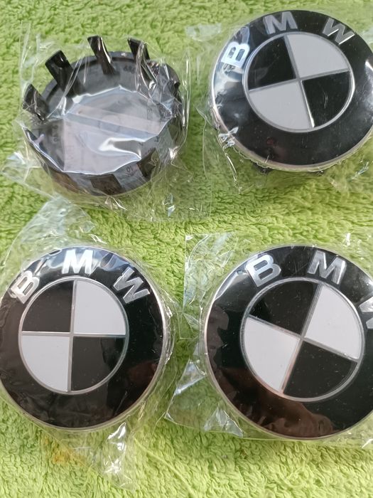 Ornament capace BMW alb- negru