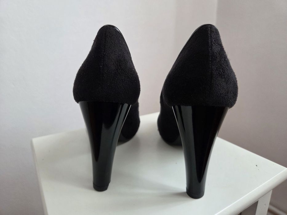 Pantofi eleganți de dama