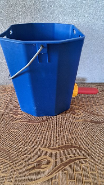 Продам ведро для кормление телят