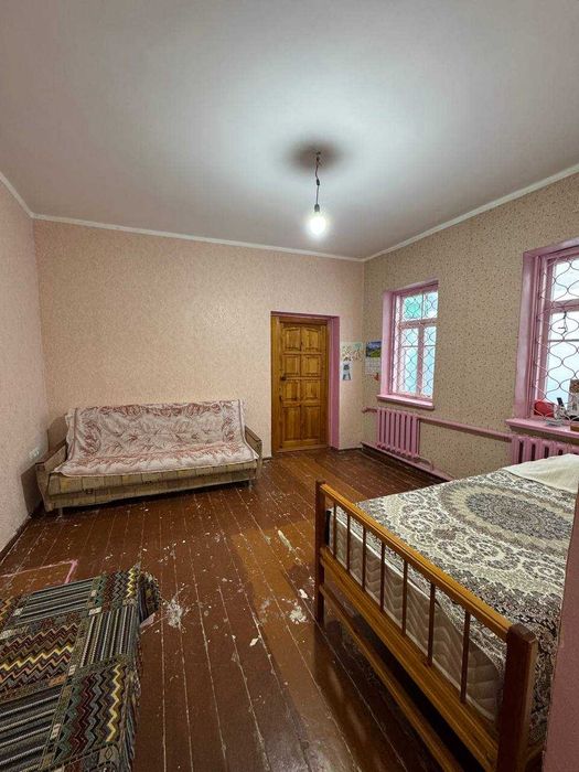 2 комнатный дом 0.5 соток. В общем дворе. Рисовый базар Файзабад. 52м2