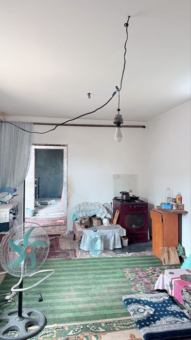 Uy sotiladi 2.5 sotix 6xona 61.000$