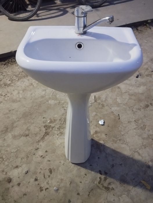 Uncha ishlatilmagan Yangi holda turibdi sifatli razrmeri 1:35