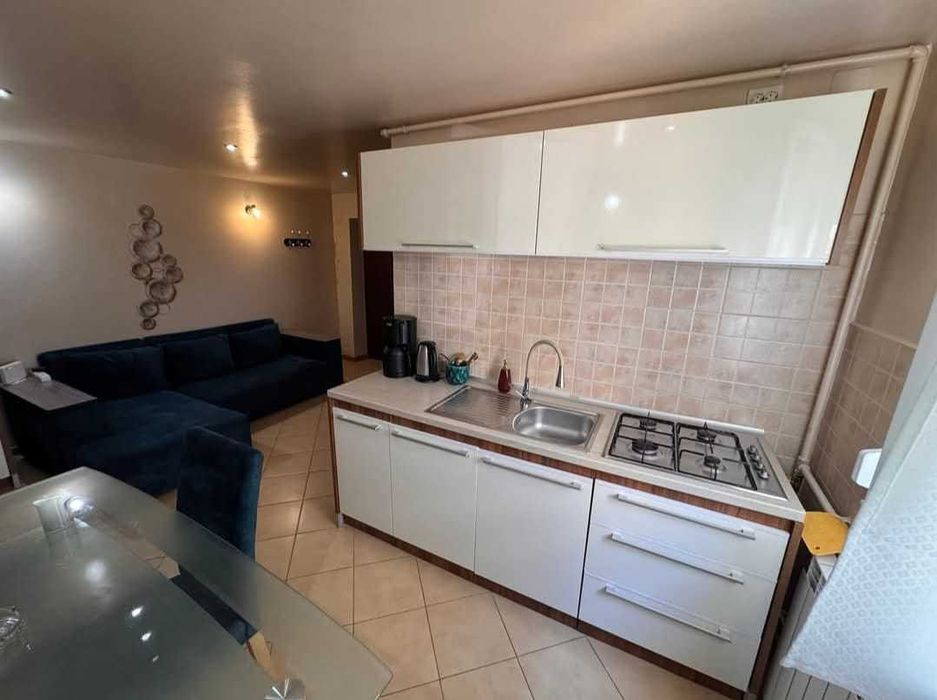Inchiriez apartament