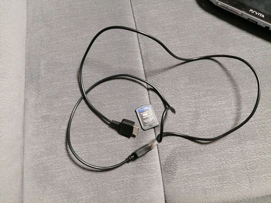 SONY PS VITA + одна игра