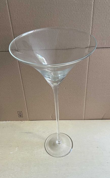 Vaza cupa Martini -inaltime 50 cm din sticla.