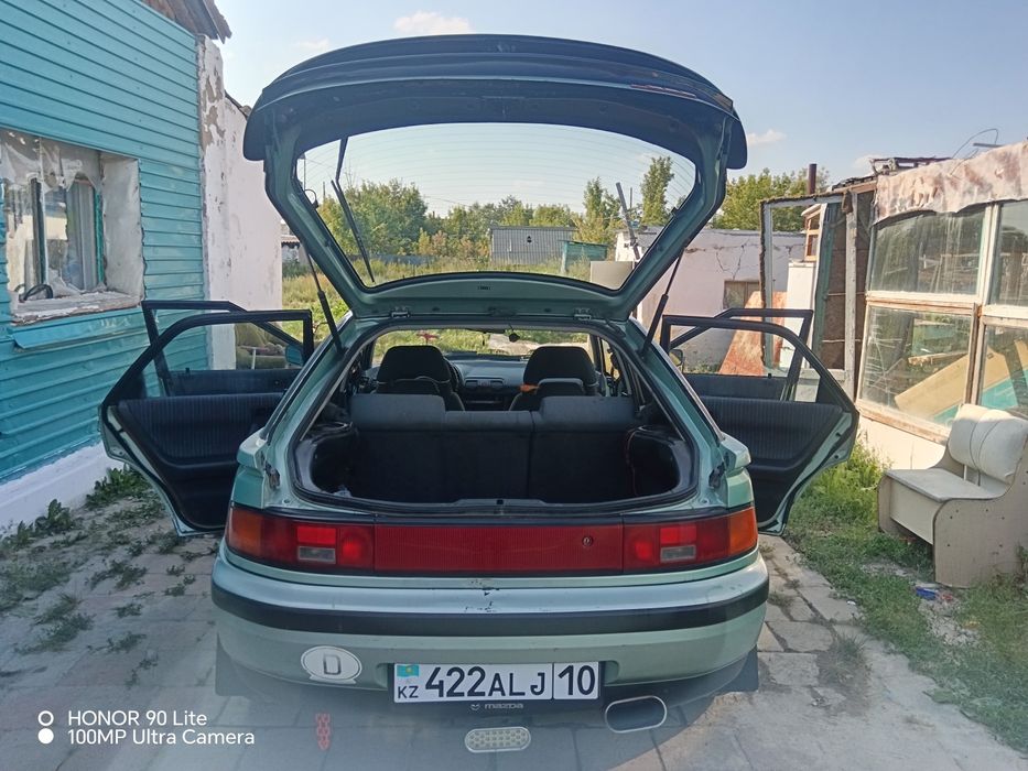 Продам живую Мазду 323 классика