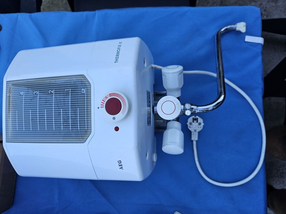 AEG. Boiler instant pentru apă  caldă.