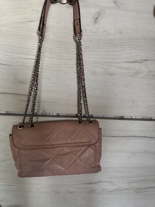 Дамска чанта през рамо Guess