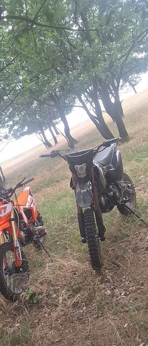 Vând sau schimb moto cros 125 4t