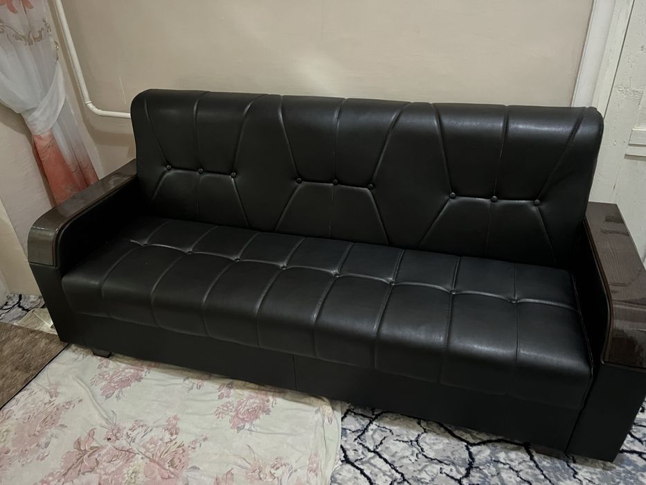 Divanlar sotiladi hammasi yangi ishlatilmagan !