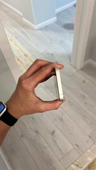 IPHONE 13 новый