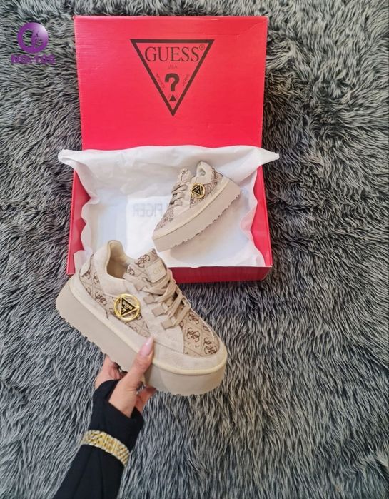 Adidasi dama Guess