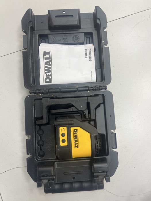 Лазерный уровень DeWalt dw088CG (p25)