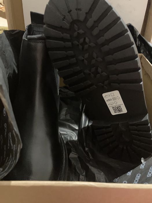 Черни кожени боти