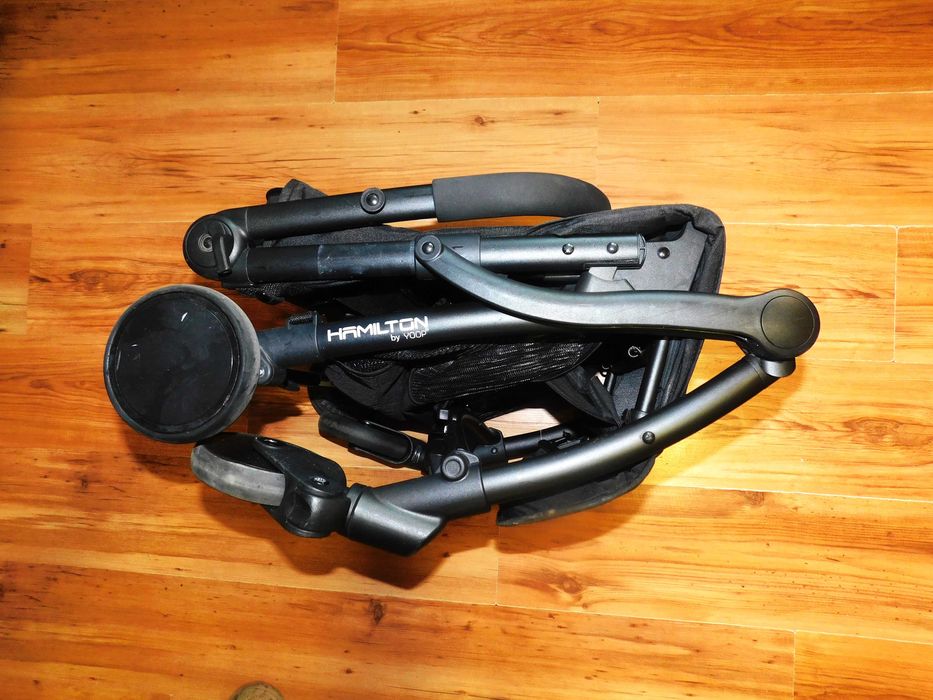 Carucior ultra-compact Hamilton by YOOP